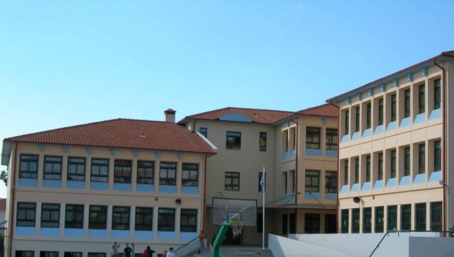 &Chi;&rho;&eta;&mu;&alpha;&tau;&omicron;&delta;&omicron;&tau;ή&sigma;&epsilon;&iota;&sigmaf; &gamma;&iota;&alpha; &tau;&alpha; &sigma;&chi;&omicron;&lambda;&epsilon;ί&alpha; &tau;&omega;&nu; &Chi;&alpha;&nu;ί&omega;&nu;