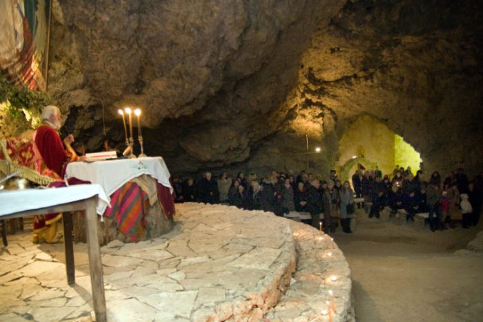 &Pi;&Alpha;&Rho;&Alpha;&Mu;&Omicron;&Nu;&Eta; &Chi;&Rho;&Iota;&Sigma;&Tau;&Omicron;&Upsilon;&Gamma;&Epsilon;&Nu;&Nu;&Omega;&Nu; &Sigma;&Tau;&Eta; &Mu;&Alpha;&Rho;&Alpha;&Theta;&Omicron;&Kappa;&Epsilon;&Phi;&Alpha;&Lambda;&Alpha;