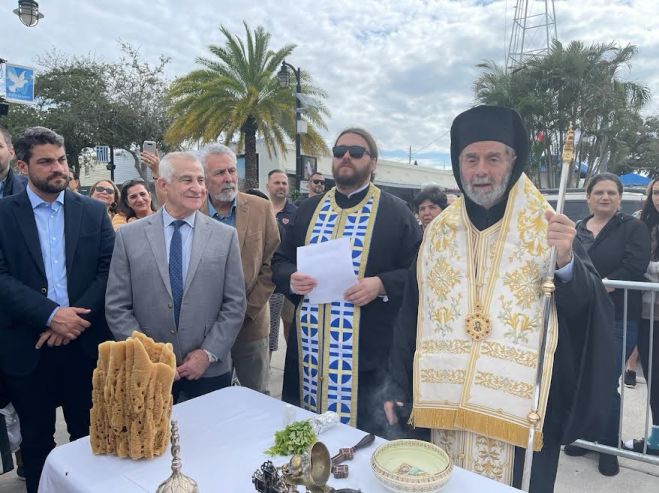 Στον εορτασμό των Θεοφανείων στο Τάρπον Σπριγνκς της Φλόριντα ο Δήμαρχος Χανίων Π. Σημανδηράκης