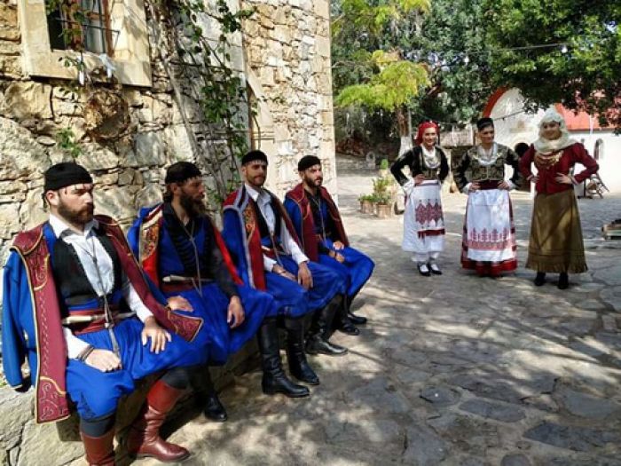 &Omicron; &Lambda;&alpha;&omicron;&gamma;&rho;&alpha;&phi;&iota;&kappa;ό&sigmaf; Ό&mu;&iota;&lambda;&omicron;&sigmaf; &laquo;&Lambda;ά&zeta;&alpha;&rho;&omicron;&sigmaf; &amp; &Mu;&alpha;&nu;ό&lambda;&eta;&sigmaf; &Chi;&nu;ά&rho;&eta;&sigmaf;&raquo; &sigma;&tau;&omicron; TALOS PLAZA