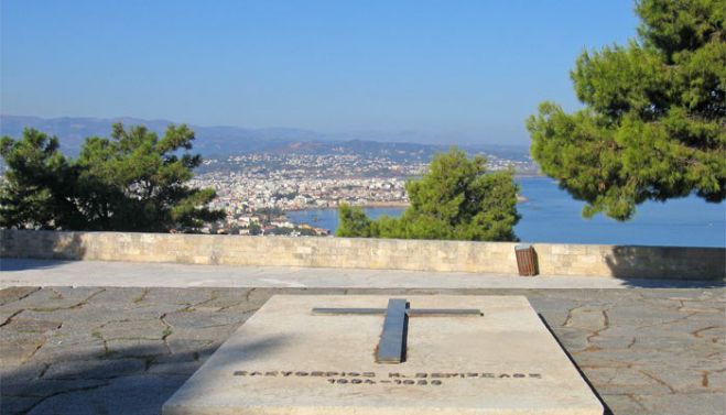 Στον Δήμο Χανίων οι &quot;Τάφοι των Βενιζέλων&quot;. Ανάβει φωτιές το Υπ.Οικονομίας