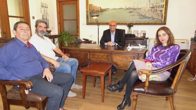 &Sigma;&tau;&omicron; &delta;ή&mu;&omicron; &Chi;&alpha;&nu;ί&omega;&nu; &eta; &nu;έ&alpha; &Kappa;&alpha;&lambda;&lambda;&iota;&tau;&epsilon;&chi;&nu;&iota;&kappa;ή &Delta;&iota;&epsilon;&upsilon;&theta;ύ&nu;&tau;&rho;&iota;&alpha; &tau;&omicron;&upsilon; &Delta;&Eta;.&Pi;&Epsilon;.&Theta;&Epsilon;.&Kappa;.