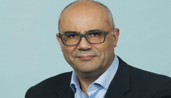 &Sigma;&tau;&eta;&nu; &Alpha;&theta;ή&nu;&alpha; &omicron; &Tau;. &Beta;ά&mu;&beta;&omicron;&upsilon;&kappa;&alpha;&sigmaf; &gamma;&iota;&alpha; &tau;&eta;&nu; &alpha;&nu;&alpha;&kappa;&alpha;&tau;&alpha;&sigma;&kappa;&epsilon;&upsilon;ή &tau;&eta;&sigmaf; &Delta;&eta;&mu;&omicron;&tau;&iota;&kappa;ή&sigmaf; &Alpha;&gamma;&omicron;&rho;ά&sigmaf;
