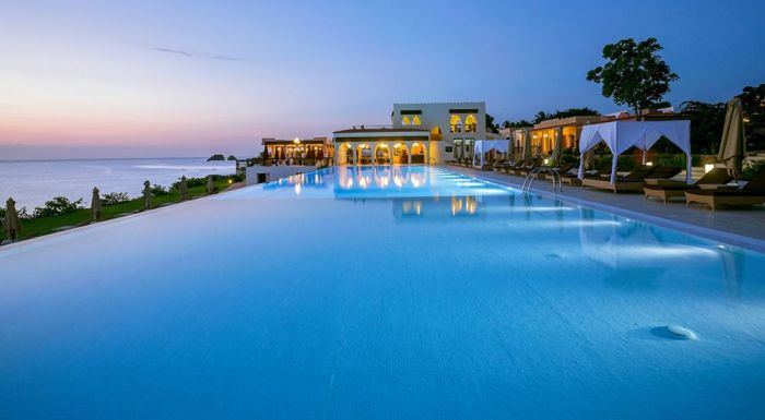 &Kappa;&rho;ή&tau;&eta;: Έ&tau;&omicron;&iota;&mu;&omicron; &tau;&omicron; &nu;&eta;&sigma;ί &nu;&alpha; &upsilon;&pi;&omicron;&delta;&epsilon;&chi;&tau;&epsilon;ί &tau;&omicron;&upsilon;&rho;ί&sigma;&tau;&epsilon;&sigmaf; &mu;&epsilon; &kappa;&lambda;&epsilon;&iota;&sigma;&tau;ά ό&mu;&omega;&sigmaf; &alpha;&epsilon;&rho;&omicron;&delta;&rho;ό&mu;&iota;&alpha;