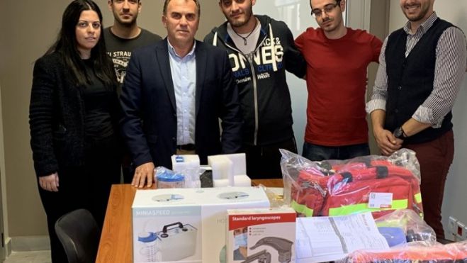 &Epsilon;&upsilon;&chi;&alpha;&rho;&iota;&sigma;&tau;ή&rho;&iota;&omicron; &tau;&omicron;&upsilon; &Delta;&eta;&mu;ά&rho;&chi;&omicron;&upsilon; &Iota;&epsilon;&rho;ά&pi;&epsilon;&tau;&rho;&alpha;&sigmaf; &sigma;&tau;&omicron;&nu; &Epsilon;&theta;&epsilon;&lambda;&omicron;&nu;&tau;&iota;&alpha;&kappa;ό &Sigma;ύ&lambda;&lambda;&omicron;&gamma;&omicron;