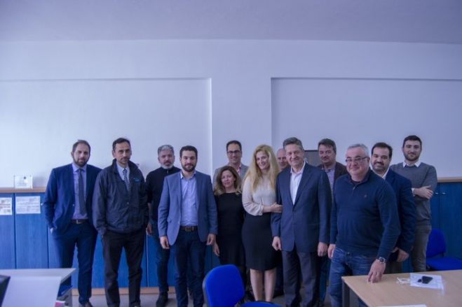 &Sigma;&upsilon;&nu;ά&nu;&tau;&eta;&sigma;&eta; &Sigma;&eta;&mu;&alpha;&nu;&delta;&eta;&rho;ά&kappa;&eta; &mu;&epsilon; &tau;&omicron; &pi;&rho;&omicron;&epsilon;&delta;&rho;&epsilon;ί&omicron; &tau;&eta;&sigmaf; Έ&nu;&omega;&sigma;&eta;&sigmaf; &Xi;&epsilon;&nu;&omicron;&delta;ό&chi;&omega;&nu;