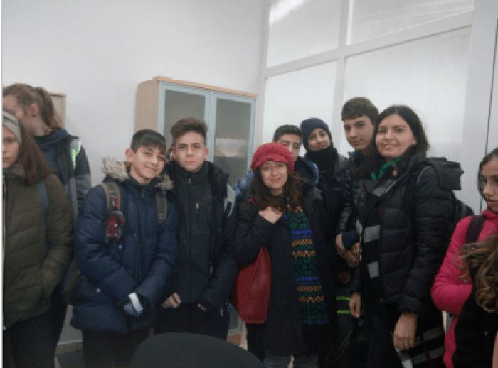 &Tau;&omicron; &Gamma;&upsilon;&mu;&nu;ά&sigma;&iota;&omicron; &Pi;&lambda;&alpha;&tau;&alpha;&nu;&iota;ά &sigma;&tau;&eta;&nu; &Iota;&sigma;&pi;&alpha;&nu;ί&alpha;