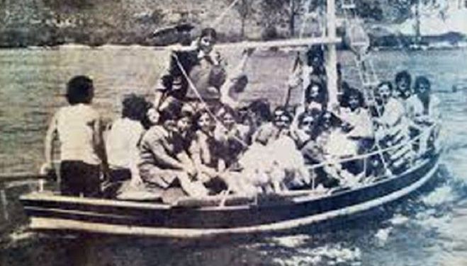 &Eta; &tau;&rho;&alpha;&gamma;&omega;&delta;ί&alpha; &pi;&omicron;&upsilon; &sigma;&upsilon;&gamma;&kappa;&lambda;ό&nu;&iota;&sigma;&epsilon; &tau;&eta;&nu; &Epsilon;&lambda;&lambda;ά&delta;&alpha;-&Omicron; &tau;&rho;&alpha;&gamma;&iota;&kappa;ό&sigmaf; &pi;&nu;&iota;&gamma;&mu;ό&sigmaf; 21 &mu;&alpha;&theta;&eta;&tau;&rho;&iota;ώ&nu; &sigma;&tau;&eta;&nu; &Gamma;&epsilon;&omega;&rho;&gamma;&iota;&omicron;ύ&pi;&omicron;&lambda;&eta;