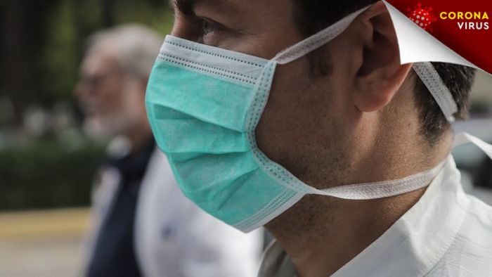 &Kappa;&omicron;&rho;&omega;&nu;&omicron;ϊό&sigmaf;: &Mu;&epsilon; ή&pi;&iota;&alpha; &sigma;&upsilon;&mu;&pi;&tau;ώ&mu;&alpha;&tau;&alpha; &omicron; &alpha;&sigma;&theta;&epsilon;&nu;ή&sigmaf; &sigma;&tau;&omicron; &Eta;&rho;ά&kappa;&lambda;&epsilon;&iota;&omicron;.