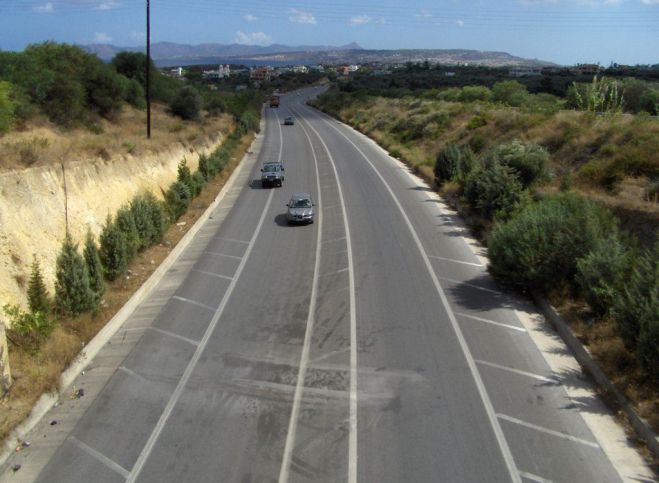Προβλήματα στον Βόρειο Οδικό Άξονα Κρήτης από πτώση δέντρων