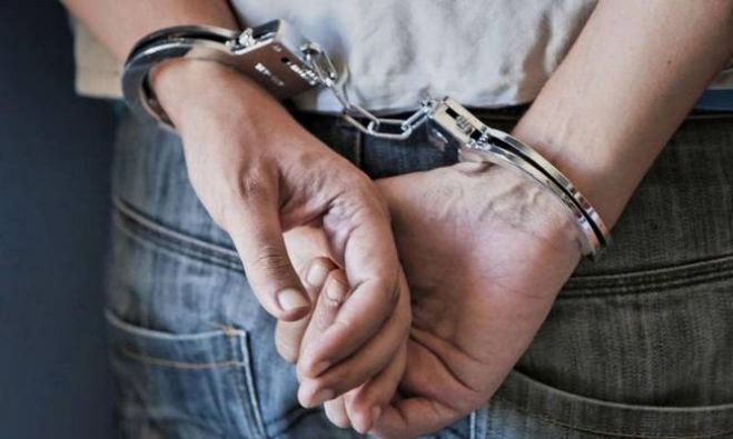 &Eta;&rho;ά&kappa;&lambda;&epsilon;&iota;&omicron;΄&pi;&alpha;&rho;&alpha;&beta;ά&sigma;&epsilon;&iota;&sigmaf; &Nu;. &pi;&epsilon;&rho;ί &Alpha;&rho;&chi;&alpha;&iota;&omicron;&tau;ή&tau;&omega;&nu;