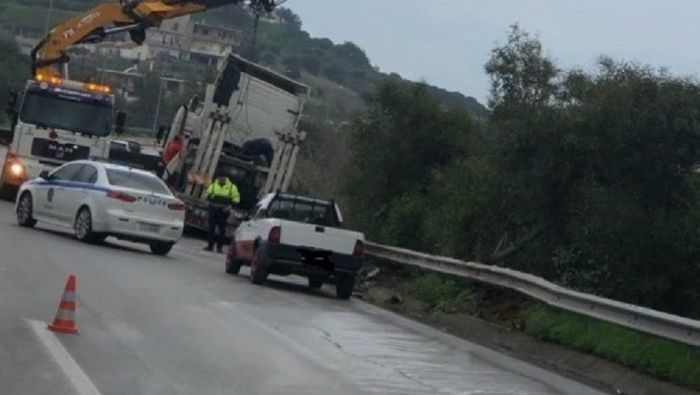 &Mu;&Epsilon; &Tau;&Alpha; &Phi;&Omega;&Tau;&Alpha;... &Nu;&Upsilon;&Sigma;&Tau;&Alpha;&Gamma;&Mu;&Epsilon;&Nu;&Alpha; &Kappa;&Alpha;&Iota; &Beta;&Alpha;&Rho;&Iota;&Alpha;