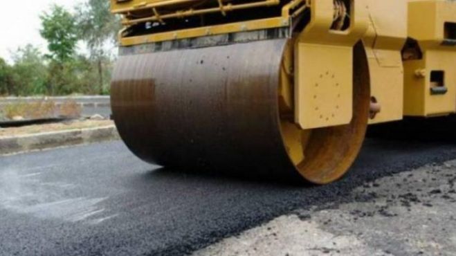 Εργασίες ανακατασκευής ασφαλτοτάπητα στην οδό  Μπουνιαλή