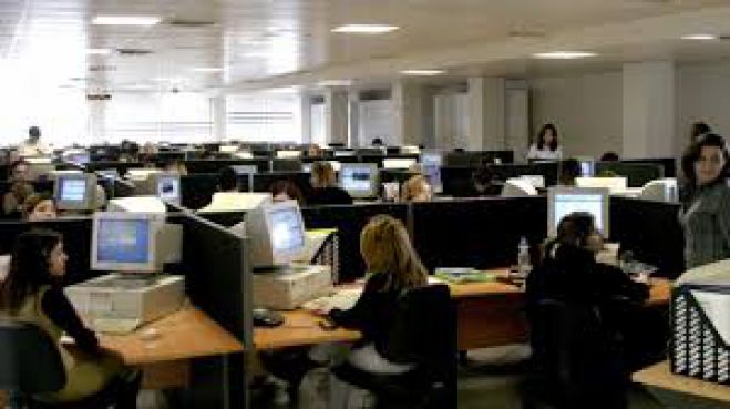 &Sigma;&tau;&alpha; ό&rho;&iota;&alpha; &tau;&eta;&sigmaf; &phi;&tau;ώ&chi;&epsilon;&iota;&alpha;&sigmaf; έ&nu;&alpha;&sigmaf; &sigma;&tau;&omicron;&upsilon;&sigmaf; &delta;ύ&omicron; &iota;&delta;&iota;&omega;&tau;&iota;&kappa;&omicron;ύ&sigmaf; &upsilon;&pi;&alpha;&lambda;&lambda;ή&lambda;&omicron;&upsilon;&sigmaf;