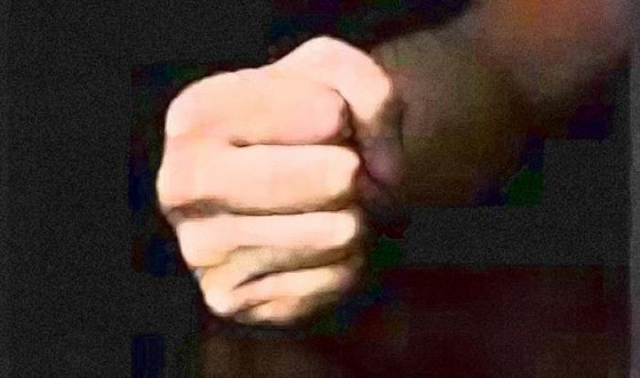 Ά&gamma;&rho;&iota;&omicron;&sigmaf; &kappa;&alpha;&beta;&gamma;ά&sigmaf; &sigma;&epsilon; &sigma;&tau;έ&kappa;&iota; &kappa;&alpha;&theta;&eta;&gamma;&eta;&tau;ώ&nu; &sigma;&tau;&omicron; &Rho;έ&theta;&upsilon;&mu;&nu;&omicron;