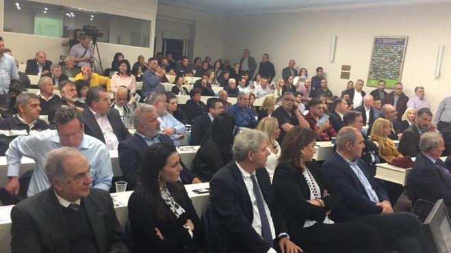 &Pi;&alpha;&rho;&omicron;&upsilon;&sigma;ί&alpha;&sigma;&eta; &Sigma;&upsilon;&nu;&delta;&upsilon;&alpha;&sigma;&mu;&omicron;ύ &laquo;&Eta; &Kappa;&rho;ή&tau;&eta; &Mu;&pi;&rho;&omicron;&sigma;&tau;ά&raquo; &sigma;&tau;&eta;&nu; &pi;&epsilon;&rho;&iota;&phi;&epsilon;&rho;&epsilon;&iota;&alpha;&kappa;ή &epsilon;&nu;ό&tau;&eta;&tau;&alpha; &Chi;&alpha;&nu;ί&omega;&nu;