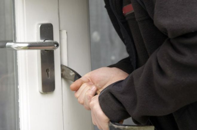 Μπήκε σε δωμάτιο ξενοδοχείου και έκλεψε 4.000 ευρώ!