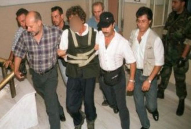 &Epsilon;&lambda;&epsilon;ύ&theta;&epsilon;&rho;&omicron;&sigmaf; &omicron; &Gamma;&iota;ώ&rho;&gamma;&omicron;&sigmaf; &Mu;&epsilon;&tau;&alpha;&xi;ά&kappa;&eta;&sigmaf; &pi;&omicron;&upsilon; &epsilon;ί&chi;&epsilon; &pi;&nu;ί&xi;&epsilon;&iota; &tau;&alpha; 3 &pi;&alpha;&iota;&delta;&iota;ά &tau;&omicron;&upsilon; &sigma;&tau;&omicron;&nu; &Alpha;&lambda;&mu;&upsilon;&rho;ό