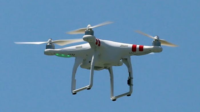 Έ&rho;&epsilon;&upsilon;&nu;&epsilon;&sigmaf; &tau;&rho;&omicron;&chi;&alpha;ί&omega;&nu; &mu;&epsilon; &chi;&rho;ή&sigma;&eta; drone