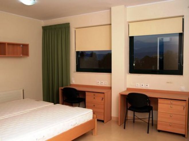 Έ&xi;&iota; &laquo;&mu;&nu;&eta;&sigma;&tau;ή&rho;&epsilon;&sigmaf;&raquo; &gamma;&iota;&alpha; &tau;&iota;&sigmaf; &nu;έ&epsilon;&sigmaf; &phi;&omicron;&iota;&tau;&eta;&tau;&iota;&kappa;έ&sigmaf; &epsilon;&sigma;&tau;ί&epsilon;&sigmaf;