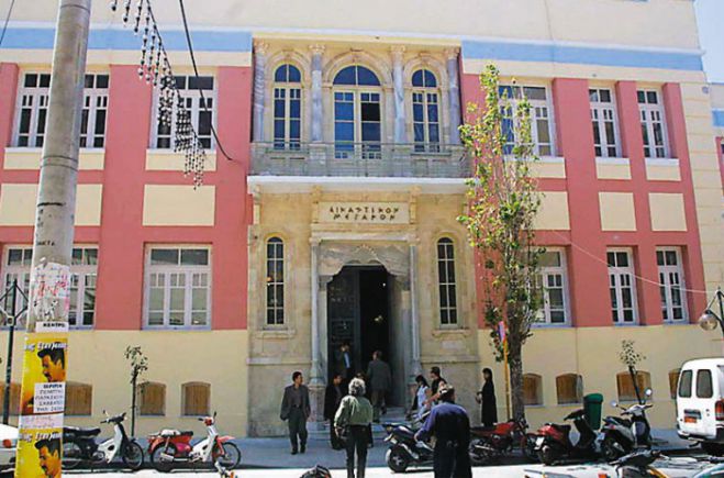 Απολογείται για το άγριο μαχαίρωμα