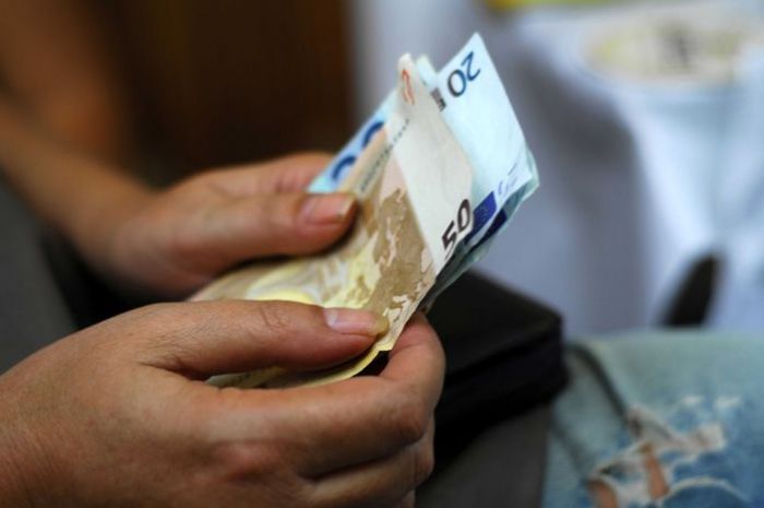 &Epsilon;&nu;&eta;&mu;έ&rho;&omega;&sigma;&eta; &sigma;&chi;&epsilon;&tau;&iota;&kappa;ά &mu;&epsilon; &tau;&alpha; &pi;&rho;&omicron;&nu;&omicron;&iota;&alpha;&kappa;ά &epsilon;&pi;&iota;&delta;ό&mu;&alpha;&tau;&alpha;