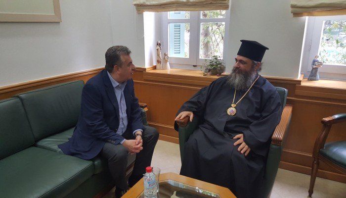 Συνάντηση Περιφερειάρχη με τον νέο Επίσκοπο Ευμενείας