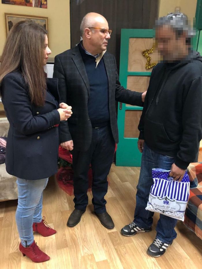 &Delta;ύ&omicron; &chi;&rho;ό&nu;&iota;&alpha; &lambda;&epsilon;&iota;&tau;&omicron;&upsilon;&rho;&gamma;ί&alpha;&sigmaf; &gamma;&iota;&alpha; &tau;&omicron; &Nu;&upsilon;&chi;&tau;&epsilon;&rho;&iota;&nu;ό &Kappa;&alpha;&tau;&alpha;&phi;ύ&gamma;&iota;&omicron; &Alpha;&sigma;&tau;έ&gamma;&omega;&nu;