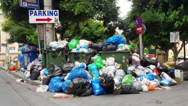 &Gamma;έ&mu;&iota;&sigma;&epsilon; &sigma;&kappa;&omicron;&upsilon;&pi;ί&delta;&iota;&alpha; &tau;&omicron; &Eta;&rho;ά&kappa;&lambda;&epsilon;&iota;&omicron; - &Sigma;&tau;&eta;&nu; &Alpha;&theta;ή&nu;&alpha; &omicron;&iota; &epsilon;&rho;&gamma;&alpha;&zeta;ό&mu;&epsilon;&nu;&omicron;&iota; &sigma;&tau;&eta;&nu; &kappa;&alpha;&theta;&alpha;&rho;&iota;ό&tau;&eta;&tau;&alpha;