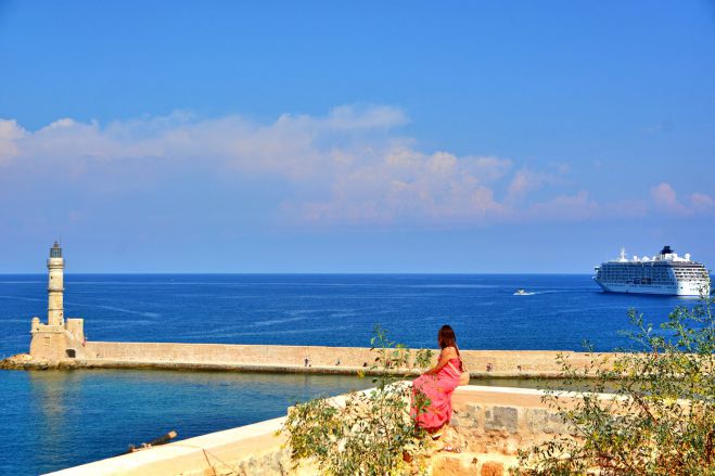 Έ&nu;&tau;&epsilon;&kappa;&alpha; &chi;&iota;&lambda;&iota;ά&delta;&epsilon;&sigmaf; &epsilon;&pi;&iota;&sigma;&kappa;έ&pi;&tau;&epsilon;&sigmaf; &kappa;&rho;&omicron;&upsilon;&alpha;&zeta;&iota;έ&rho;&alpha;&sigmaf; &tau;&iota;&sigmaf; &epsilon;&pi;ό&mu;&epsilon;&nu;&epsilon;&sigmaf; &eta;&mu;έ&rho;&epsilon;&sigmaf; &sigma;&tau;&alpha; &Chi;&alpha;&nu;&iota;ά