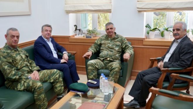 &Sigma;&tau;&omicron;&nu; &Pi;&epsilon;&rho;&iota;&phi;&epsilon;&rho;&epsilon;&iota;ά&rho;&chi;&eta; &alpha;&nu;&tau;&iota;&pi;&rho;&omicron;&sigma;&omega;&pi;&epsilon;ί&alpha; &tau;&eta;&sigmaf; 5&eta;&sigmaf; &Tau;&alpha;&xi;&iota;&alpha;&rho;&chi;ί&alpha;&sigmaf; &Mu;&epsilon;&rho;&alpha;&rho;&chi;ί&alpha;&sigmaf; &Kappa;&rho;&eta;&tau;ώ&nu;