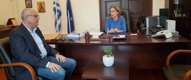 &Sigma;&upsilon;&nu;ά&nu;&tau;&eta;&sigma;&eta; &tau;&omicron;&upsilon; &Delta;&eta;&mu;ά&rho;&chi;&omicron;&upsilon; &Chi;&alpha;&nu;ί&omega;&nu; &mu;&epsilon; &tau;&eta; &Sigma;&upsilon;&nu;&tau;&omicron;&nu;ί&sigma;&tau;&rho;&iota;&alpha; &tau;&eta;&sigmaf; &Alpha;&pi;&omicron;&kappa;&epsilon;&nu;&tau;&rho;&omega;&mu;έ&nu;&eta;&sigmaf; &Delta;&iota;&omicron;ί&kappa;&eta;&sigma;&eta;&sigmaf; &Kappa;&rho;ή&tau;&eta;&sigmaf;