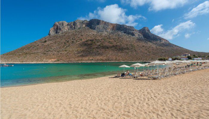 Βρέθηκαν όλοι μαζί στο πουθενά ψάχνοντας την παραλία του Σταυρού