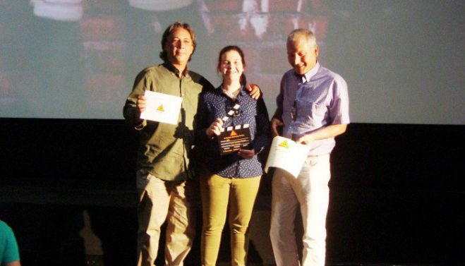 &Sigma;&epsilon; &sigma;&chi;&omicron;&lambda;&epsilon;ί&alpha; &tau;&omega;&nu; &Chi;&alpha;&nu;ί&omega;&nu; 2 &alpha;&pi;&omicron; &tau;&alpha; 6 &beta;&rho;&alpha;&beta;&epsilon;ί&alpha; &tau;&omicron;&upsilon; "&Pi;ά&mu;&epsilon; &Sigma;&iota;&nu;&epsilon;&mu;ά;"