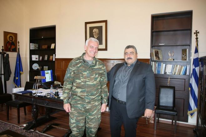 &Sigma;&upsilon;&nu;ά&nu;&tau;&eta;&sigma;&eta; &tau;&omicron;&upsilon; &Alpha;&nu;&tau;&iota;&pi;&epsilon;&rho;&iota;&phi;&epsilon;&rho;&epsilon;&iota;ά&rho;&chi;&eta; &Chi;&alpha;&nu;ί&omega;&nu; &mu;&epsilon; &tau;&omicron; &Delta;&iota;&omicron;&iota;&kappa;&eta;&tau;ή &tau;&omicron;&upsilon; &Pi;&epsilon;&delta;ί&omicron;&upsilon; &Beta;&omicron;&lambda;ή&sigmaf; &Kappa;&rho;ή&tau;&eta;&sigmaf;