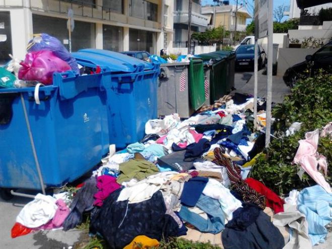 Γέμισαν ρούχα &amp; παπούτσια κεντρικοί δρόμοι στο Ηράκλειο