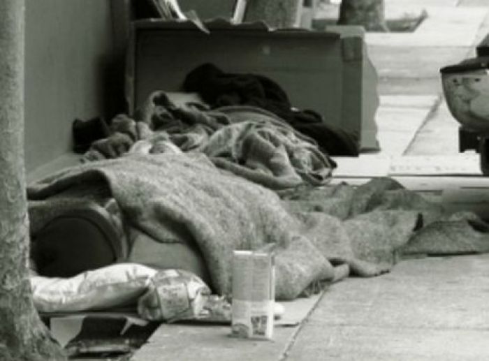 Ά&sigma;&tau;&epsilon;&gamma;&omicron;&sigmaf; &beta;&rho;έ&theta;&eta;&kappa;&epsilon; &nu;&epsilon;&kappa;&rho;ό&sigmaf; &kappa;&omicron;&nu;&tau;ά &sigma;&tau;&alpha; &delta;&iota;&kappa;&alpha;&sigma;&tau;ή&rho;&iota;&alpha; &Rho;&epsilon;&theta;ύ&mu;&nu;&omicron;&upsilon;