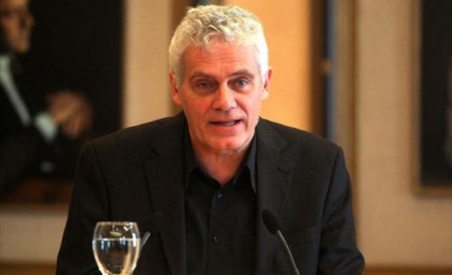 &Sigma;&tau;&eta;&nu; &Kappa;&rho;ή&tau;&eta; &omicron; &alpha;&nu;&alpha;&pi;&lambda;&eta;&rho;&omega;&tau;ή&sigmaf; &upsilon;&pi;&omicron;&upsilon;&rho;&gamma;ό&sigmaf; &alpha;&gamma;&rho;&omicron;&tau;&iota;&kappa;ή&sigmaf; &alpha;&nu;ά&pi;&tau;&upsilon;&xi;&eta;&sigmaf;