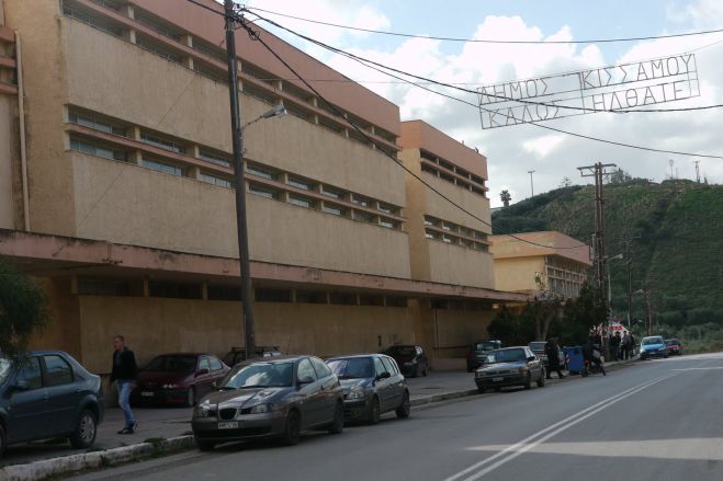 Ζημιές από τους ισχυρούς ανέμους στο σχολικό συγκρότημα Κισάμου