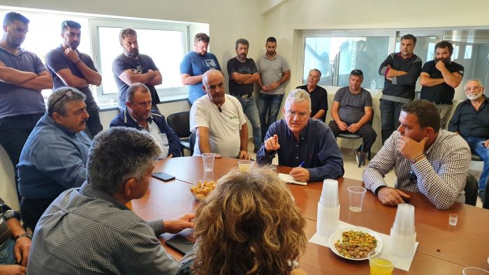 &Epsilon;&pi;ί&sigma;&kappa;&epsilon;&psi;&eta; &Mu;&alpha;&nu;&omicron;ύ&sigma;&omicron;&upsilon; &Beta;&omicron;&lambda;&omicron;&upsilon;&delta;ά&kappa;&eta; &sigma;&epsilon; &Epsilon;&lambda;&alpha;&phi;&omicron;&nu;ή&sigma;&iota; &kappa;&alpha;&iota; &Kappa;&omicron;&upsilon;&nu;&tau;&omicron;ύ&rho;&alpha;