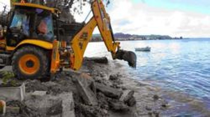 &Omicron;&iota; &mu;&pi;&omicron;&upsilon;&lambda;&nu;&tau;ό&zeta;&epsilon;&sigmaf; "&zeta;&epsilon;&sigma;&tau;&alpha;ί&nu;&omicron;&nu;&tau;&alpha;&iota;" &gamma;&iota;&alpha; &epsilon;&sigma;&tau;&iota;&alpha;&tau;ό&rho;&iota;&alpha; &kappa;&iota; &alpha;&upsilon;&lambda;έ&sigmaf; ... &pi;ά&nu;&omega; &sigma;&tau;&omicron; &kappa;ύ&mu;&alpha;