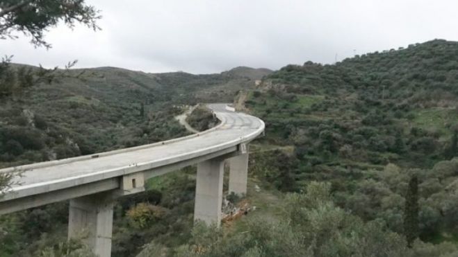 &Sigma;&tau;&omicron; &tau;&epsilon;&lambda;&iota;&kappa;ό &sigma;&tau;ά&delta;&iota;&omicron; &omicron;&iota; &epsilon;&rho;&gamma;&alpha;&sigma;ί&epsilon;&sigmaf; &sigma;&tau;&eta; &gamma;έ&phi;&upsilon;&rho;&alpha; &Chi;&alpha;&mu;&epsilon;&zeta;ί&omicron;&upsilon;