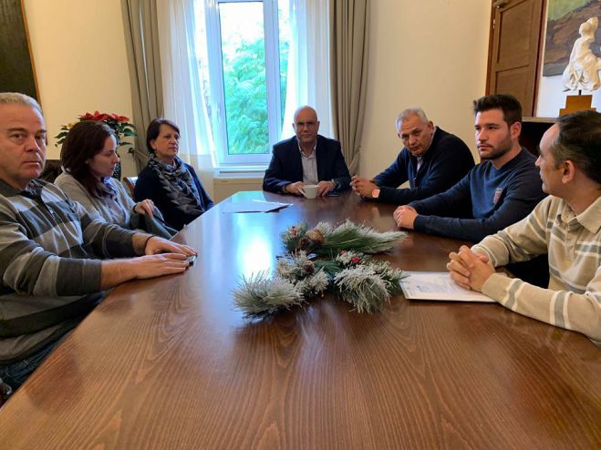 &Omicron; &ldquo;&kappa;ύ&beta;&omicron;&sigmaf; &epsilon;&rho;&rho;ί&phi;&theta;&eta;&rdquo;: &Alpha;&nu;&omicron;ί&gamma;&epsilon;&iota; &omicron; &delta;&rho;ό&mu;&omicron;&sigmaf; &gamma;&iota;&alpha; &tau;&eta;&nu; &epsilon;&pi;ί&lambda;&upsilon;&sigma;&eta; &tau;&omicron;&upsilon; &pi;&rho;&omicron;&beta;&lambda;ή&mu;&alpha;&tau;&omicron;&sigmaf; &sigma;&chi;&omicron;&lambda;&iota;&kappa;ή&sigmaf; &ldquo;&sigma;&tau;έ&gamma;&eta;&sigmaf;&rdquo; &sigma;&epsilon; &Alpha;&gamma;ί&alpha; &Mu;&alpha;&rho;ί&nu;&alpha;, &Pi;&epsilon;&rho;&iota;&beta;ό&lambda;&iota;&alpha; &kappa;&alpha;&iota; &Pi;&alpha;&zeta;&iota;&nu;ό &Alpha;&kappa;&rho;&omega;&tau;&eta;&rho;ί&omicron;&upsilon;