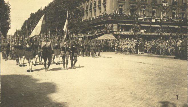 &Eta;&mu;&epsilon;&rho;ί&delta;&alpha; &gamma;&iota;&alpha; &tau;&alpha; 100 &chi;&rho;ό&nu;&iota;&alpha; &alpha;&pi;ό &tau;&eta; &lambda;ή&xi;&eta; &tau;&omicron;&upsilon; &Alpha;΄&Pi;&alpha;&gamma;&kappa;&omicron;&sigma;&mu;ί&omicron;&upsilon; &Pi;&omicron;&lambda;έ&mu;&omicron;&upsilon;