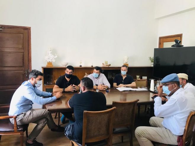 Τοποθέτηση ειδικής κατασκευής στις άμαξες για την προστασία  των αλόγων του Ενετικού Λιμένα