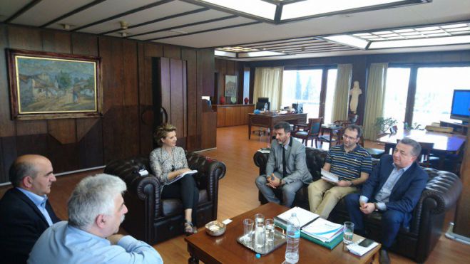 &Gamma;&iota;&alpha;&tau;ί &eta; Ό&lambda;&gamma;&alpha; &Gamma;&epsilon;&rho;&omicron;&beta;&alpha;&sigma;ί&lambda;&eta; &sigma;&upsilon;&nu;&epsilon;&chi;ά&rho;&epsilon;&iota; &tau;&eta;&nu; &Pi;&epsilon;&rho;&iota;&phi;έ&rho;&epsilon;&iota;&alpha; &Kappa;&rho;ή&tau;&eta;&sigmaf;