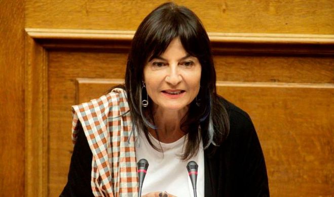 &Mu;&iota;&alpha; &Chi;&alpha;&nu;&iota;ώ&tau;&iota;&sigma;&sigma;&alpha; &kappa;&alpha;&iota; &pi;ά&lambda;&iota; &sigma;&tau;&eta;&nu; &Beta;&omicron;&upsilon;&lambda;ή