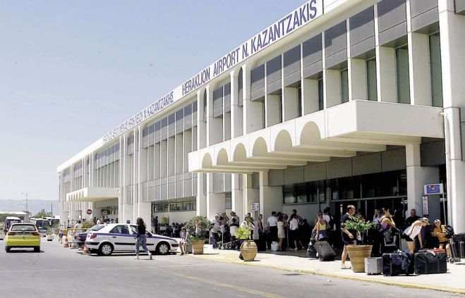 Προσπάθησε να ταξιδέψει με πλαστά χαρτιά