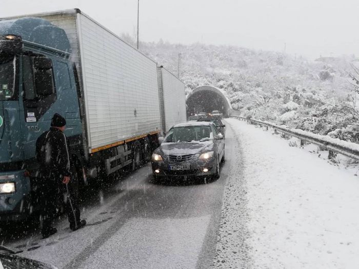 &Delta;ί&pi;&lambda;&omega;&sigma;&epsilon; &nu;&tau;&alpha;&lambda;ί&kappa;&alpha; &sigma;&tau;&eta;&nu; &Alpha;&gamma;&iota;&alpha; &Beta;&alpha;&rho;&beta;ά&rho;&alpha; - &Epsilon;&gamma;&kappa;&lambda;&omega;&beta;ί&sigma;&tau;&eta;&kappa;&alpha;&nu; &omicron;&chi;ή&mu;&alpha;&tau;&alpha;