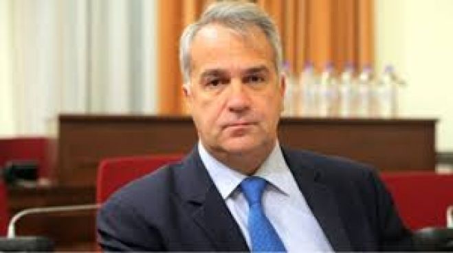 &Pi;&iota;ά&nu;&epsilon;&iota; ... &Kappa;&rho;ή&tau;&eta; &omicron; &Mu;ά&kappa;&eta;&sigmaf; &Beta;&omicron;&rho;ί&delta;&eta;&sigmaf;